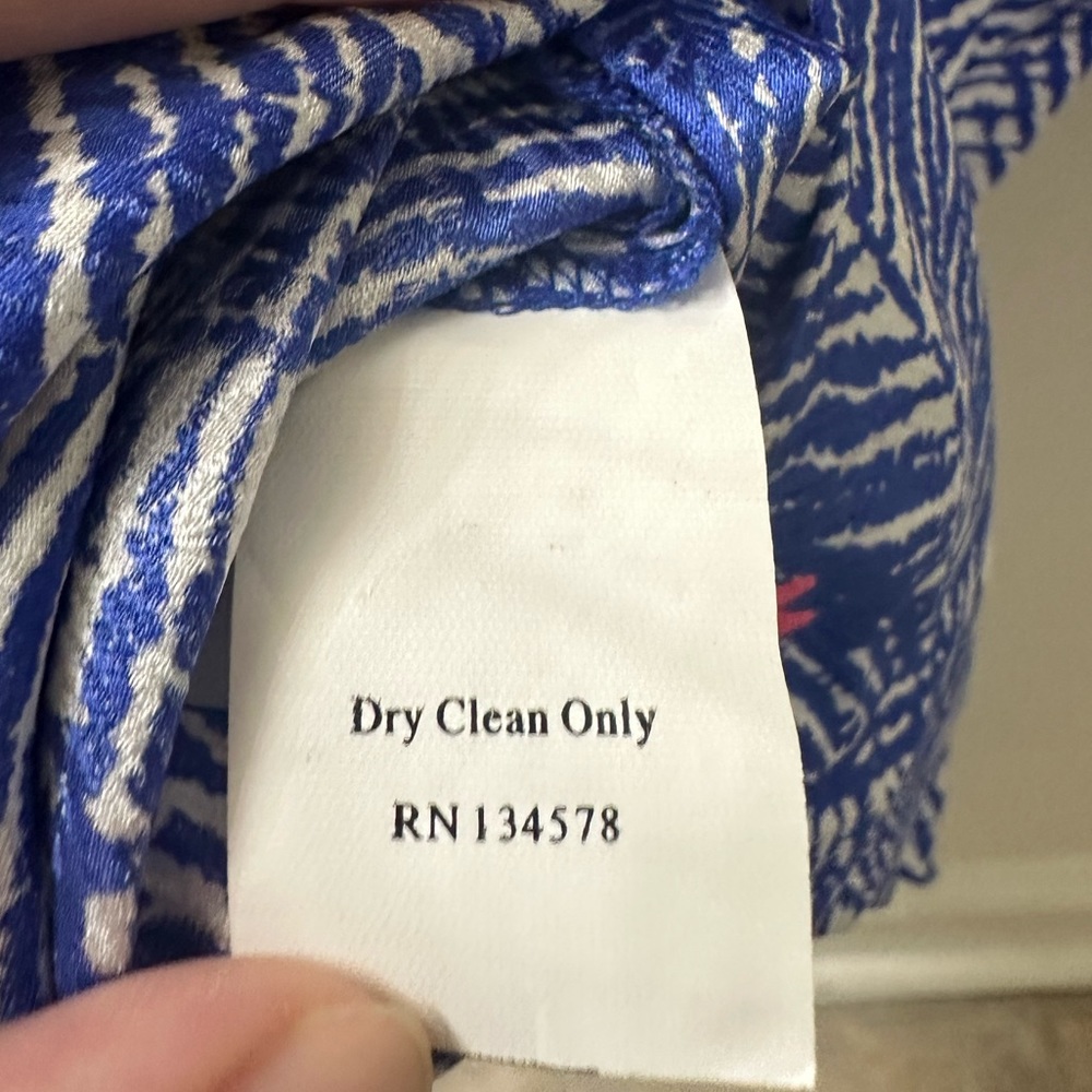 Women’s Vineyard Vines Silk Top - Picture 3 of 4